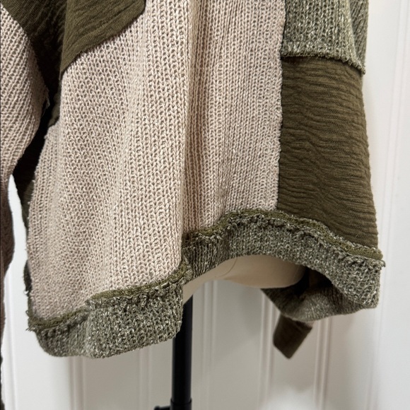 POL Olive and Beige V-Neck Sweater - Picture 7 of 9